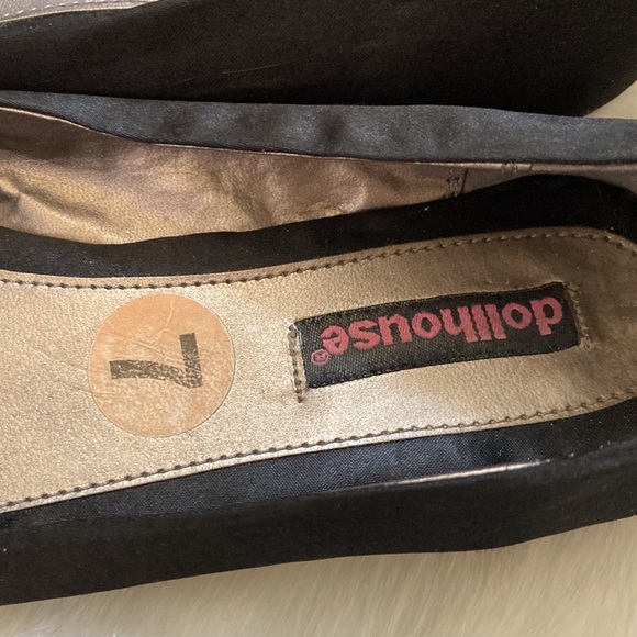 Dollhouse size 7 black ballet flats. - Picture 3 of 4